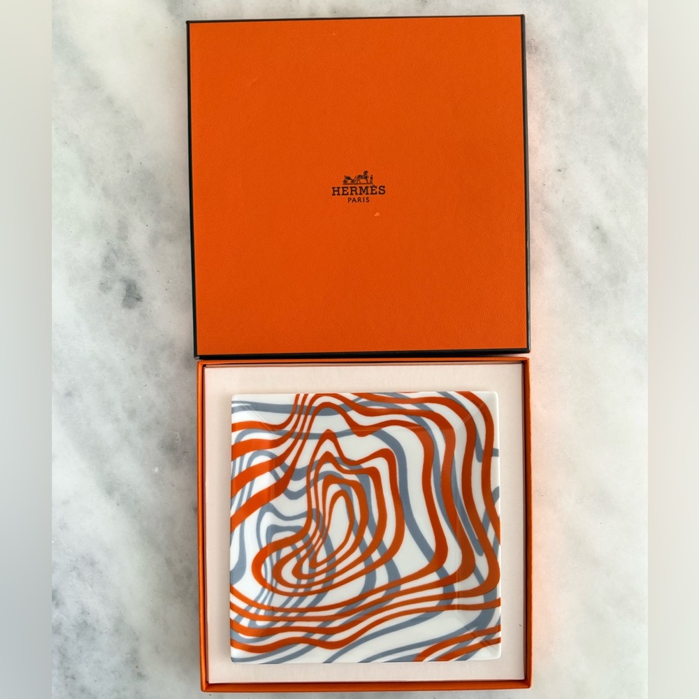 Hermès Orange and Gray Patterned Plate